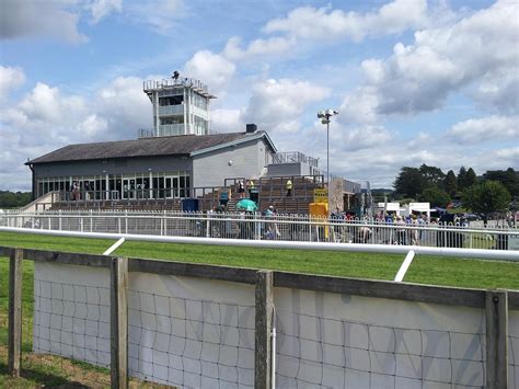 cartmel racecourse weather